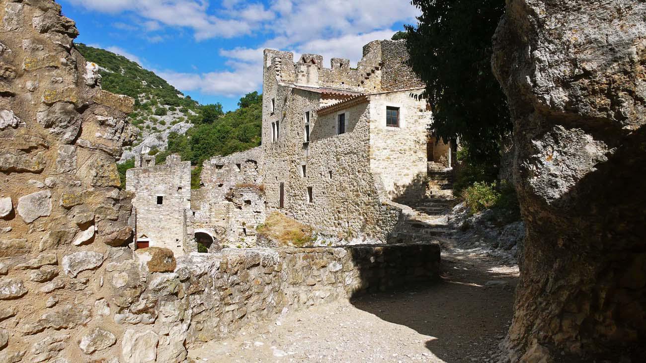 le Castel et la Porte de Clastre