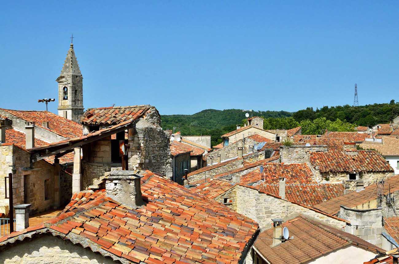 toits de Barjac depuis le Donjon 